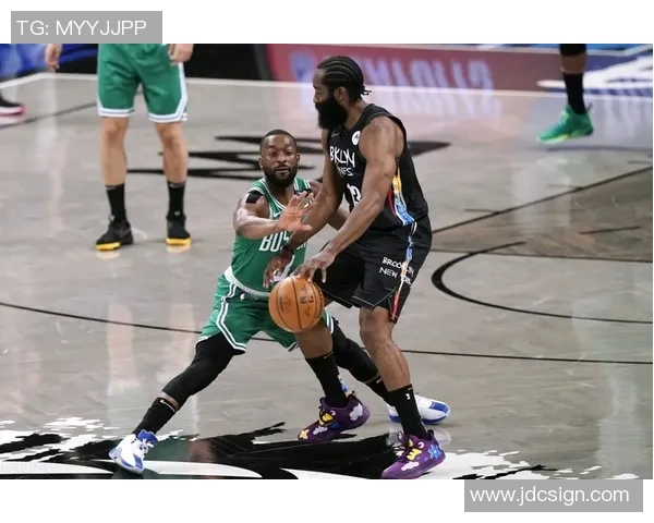 球迷炸锅：季后赛这一行为引热议！