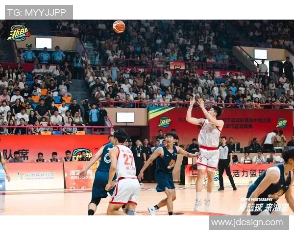 篮球赛中惊现绝平三分，全场沸腾