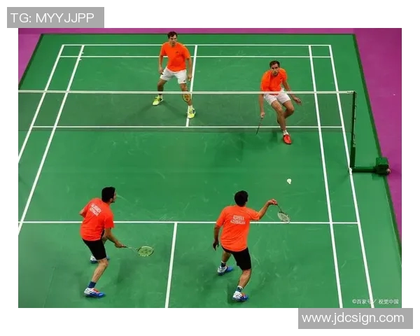 羽毛球双打中场沟通模式对临场表现的影响及其作用机制分析 羽毛球双打中场沟通模式对临场表现的影响及其作用机制分析